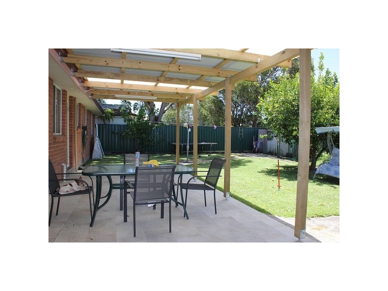 7 Barton Rd, Doyalson NSW 2262