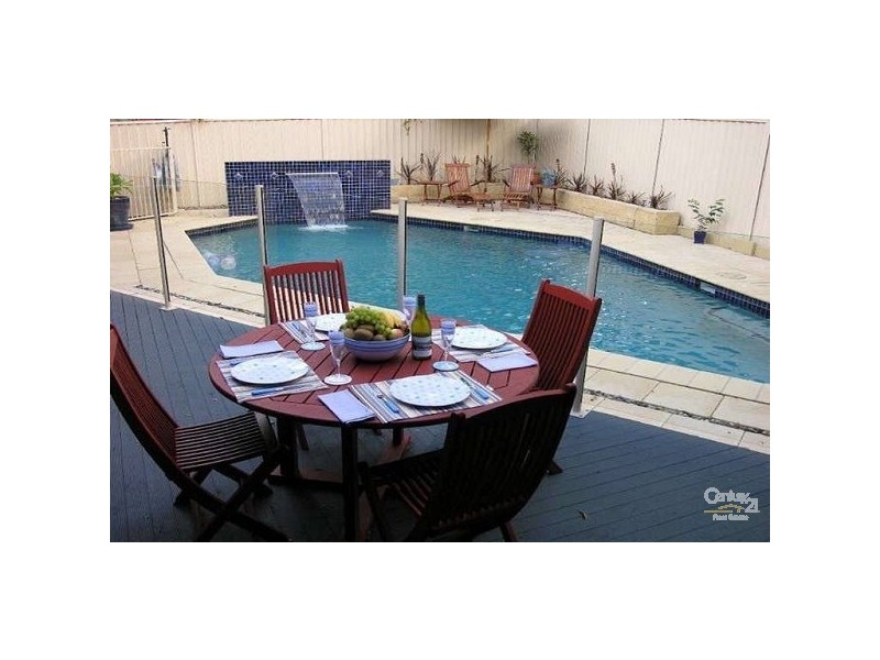 55 Lloyd Avenue, Chain Valley Bay NSW 2259