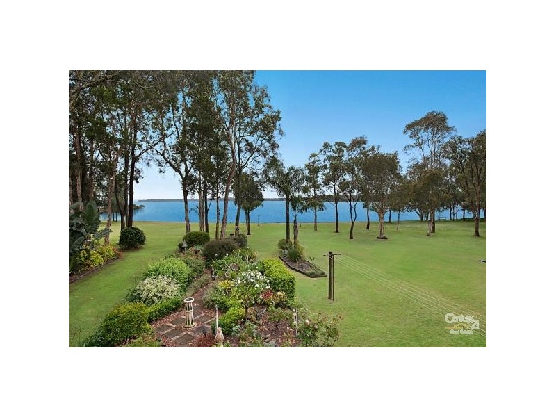 6 Lloyd Avenue, Chain Valley Bay NSW 2259