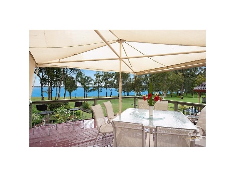 6 Lloyd Avenue, Chain Valley Bay NSW 2259