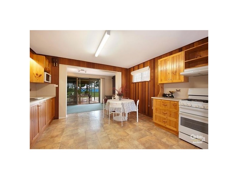 6 Lloyd Avenue, Chain Valley Bay NSW 2259