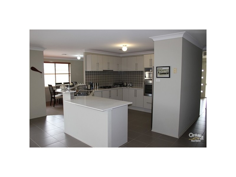 6 Wakool Crescent, Woongarrah NSW 2259