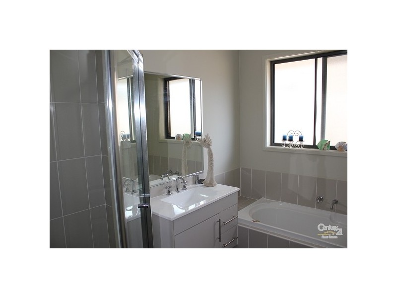 6 Wakool Crescent, Woongarrah NSW 2259