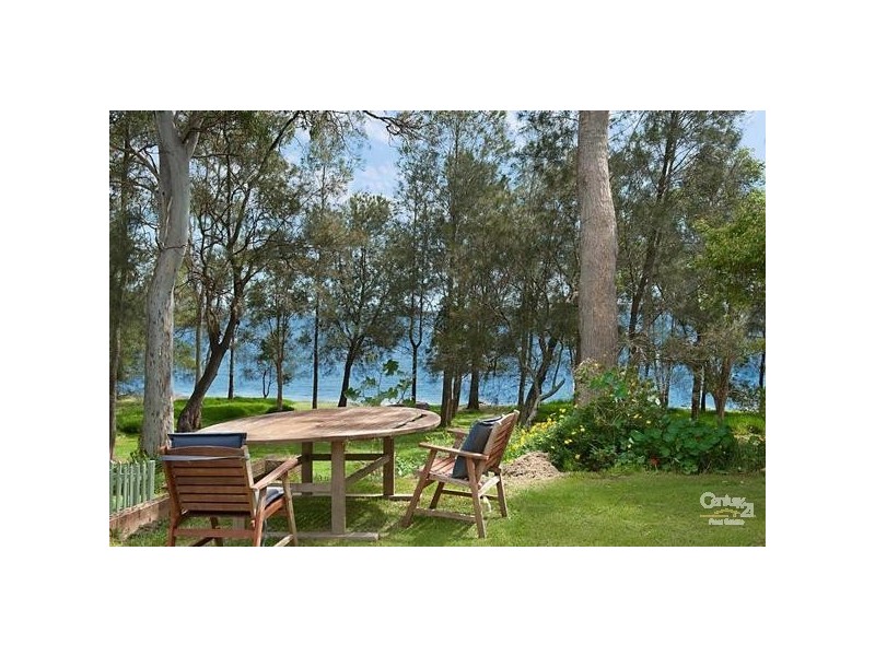 24 Lloyd Ave, Chain Valley Bay NSW 2259