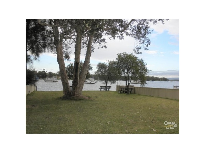 42A Gordon Ave, Summerland Point NSW 2259