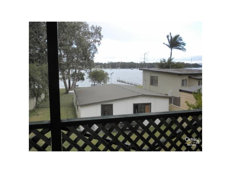 42A Gordon Ave, Summerland Point NSW 2259