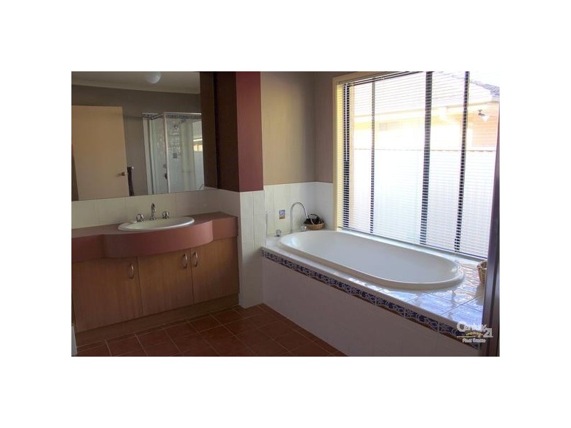 40 Pinehurst Way, Blue Haven NSW 2262