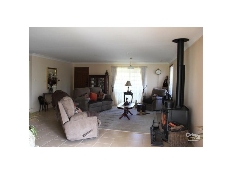 8 Gosford Rd, Wyee NSW 2259