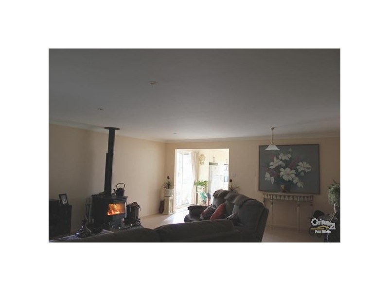 8 Gosford Rd, Wyee NSW 2259