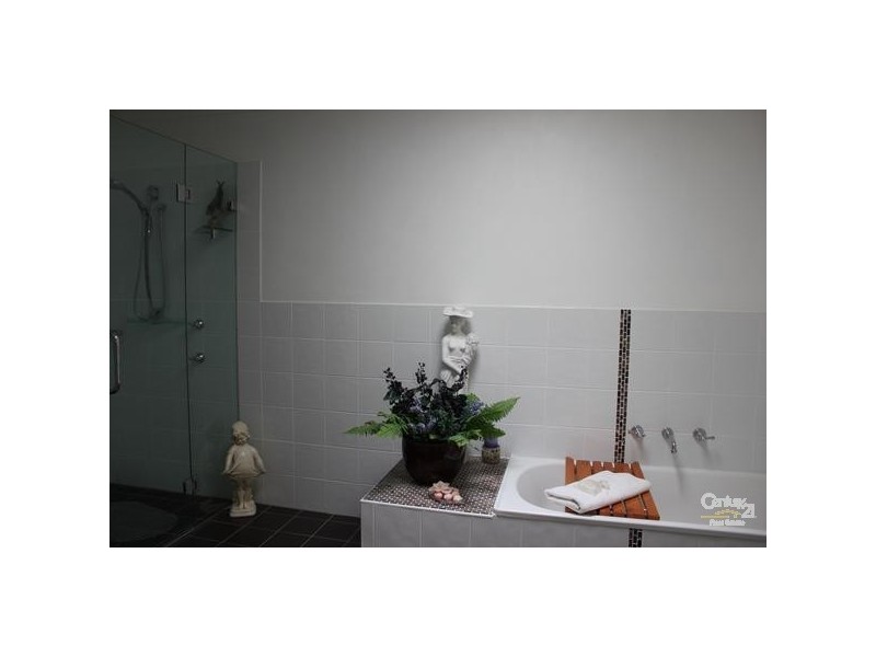 8 Gosford Rd, Wyee NSW 2259