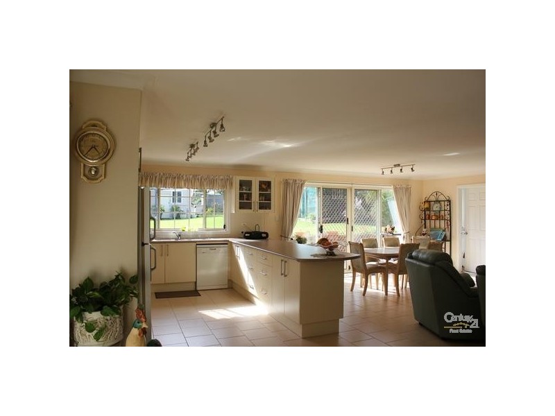 8 Gosford Rd, Wyee NSW 2259