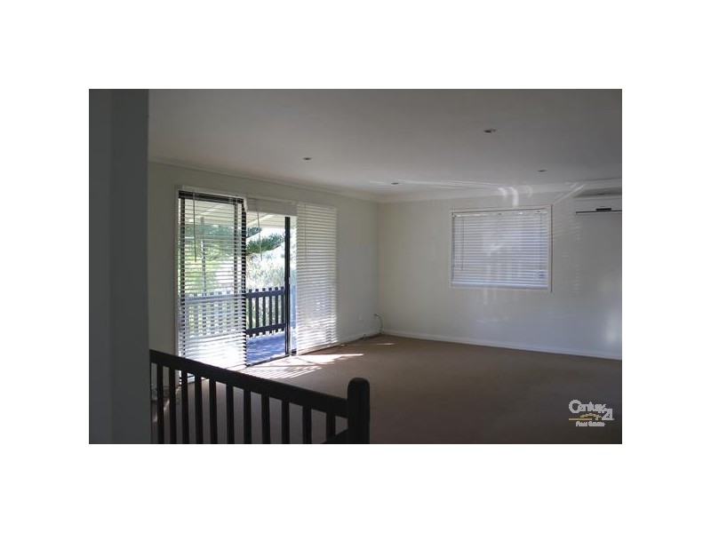 2 Ourringo Ave, Lake Haven NSW 2263