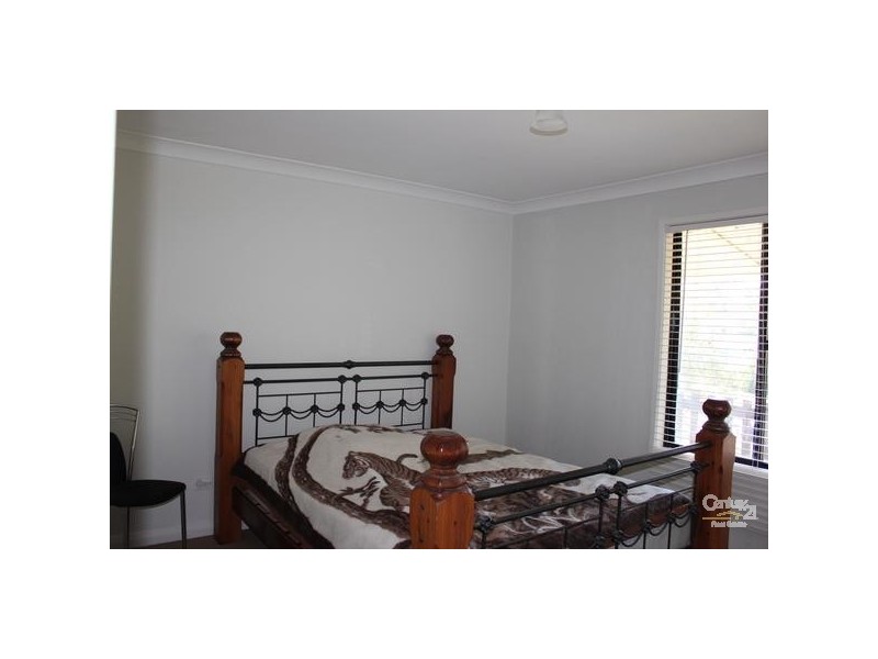 2 Ourringo Ave, Lake Haven NSW 2263