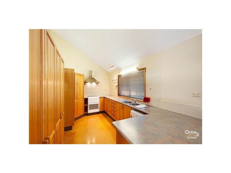 35 Elebana Ave, Chain Valley Bay NSW 2259