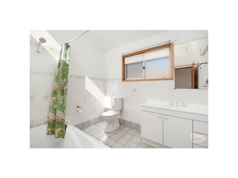 35 Elebana Ave, Chain Valley Bay NSW 2259