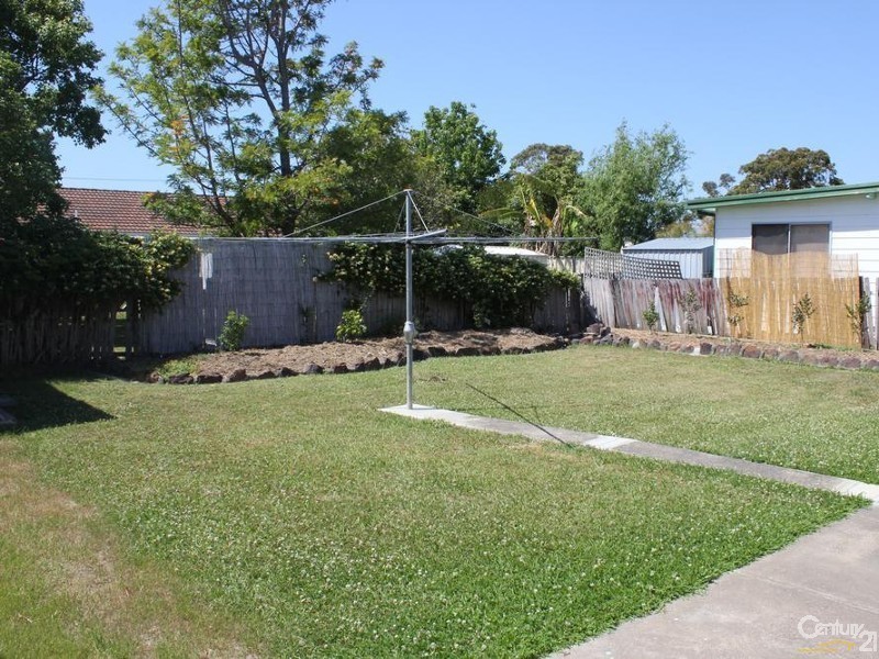 17 Vernon Avenue, Gorokan NSW 2263