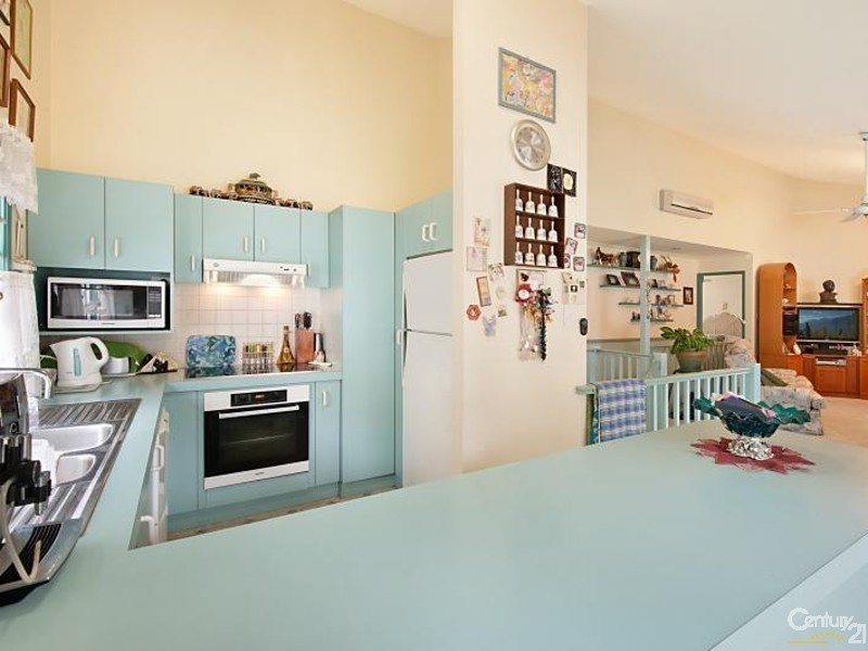 19 Lakeshore Avenue, Kingfisher Shores NSW 2259