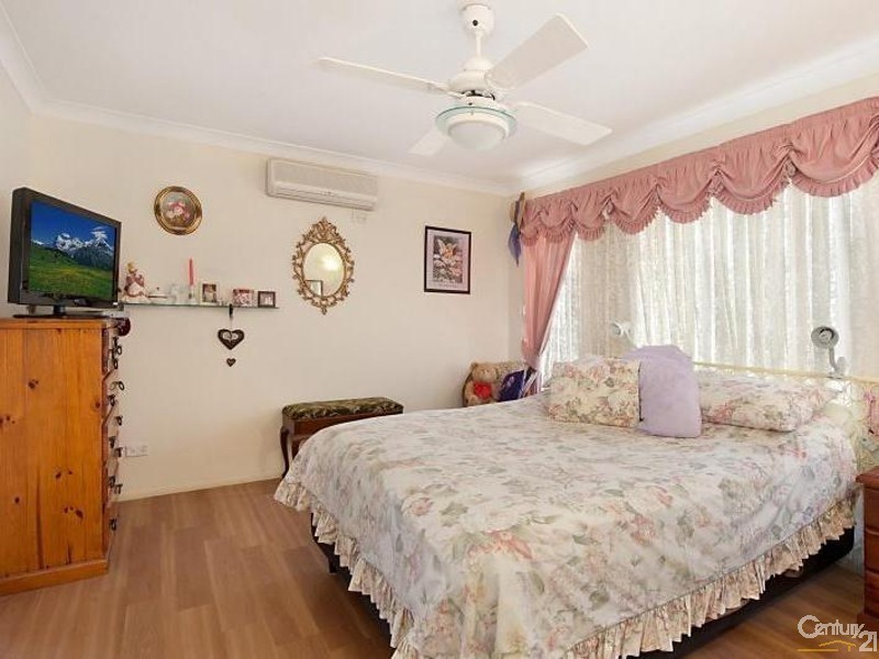 17 Landhaven Avenue, Blue Haven NSW 2262