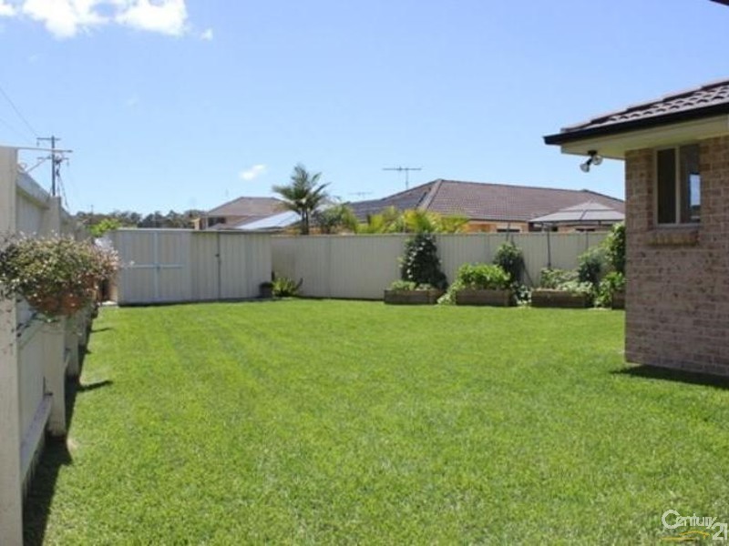 12 Waterhen Close, Blue Haven NSW 2262