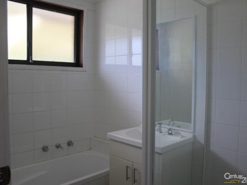 30 Moala Parade, Charmhaven NSW 2263