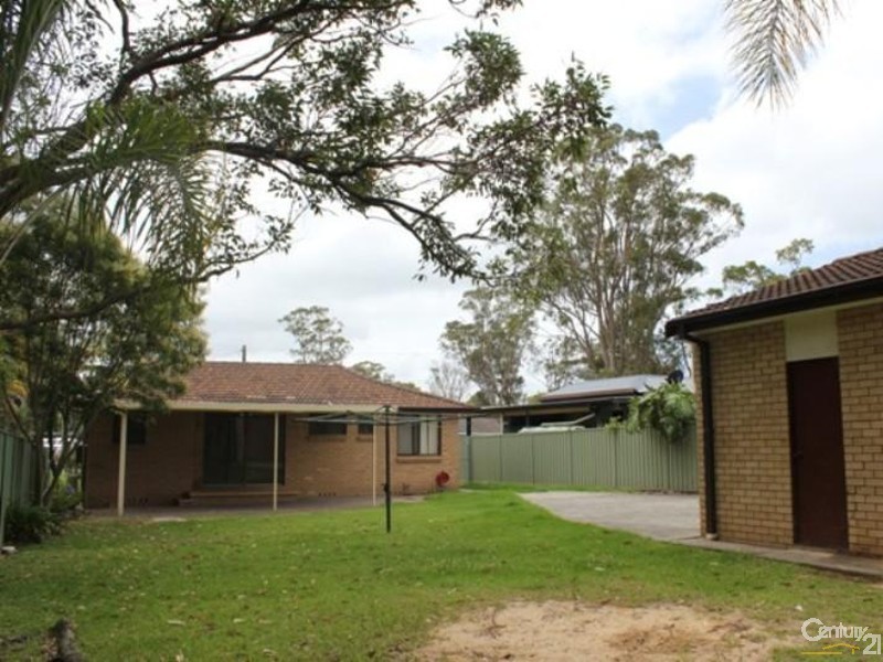 30 Moala Parade, Charmhaven NSW 2263