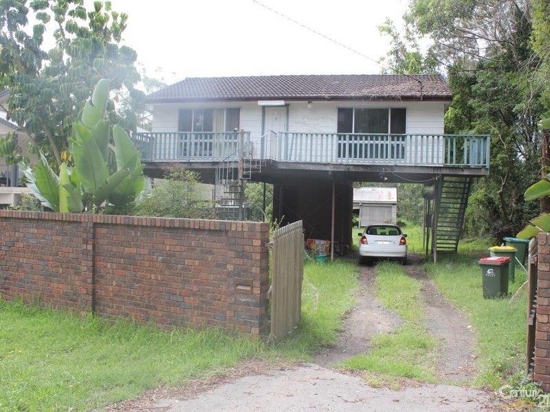 207 Buff Point Avenue, Buff Point NSW 2262