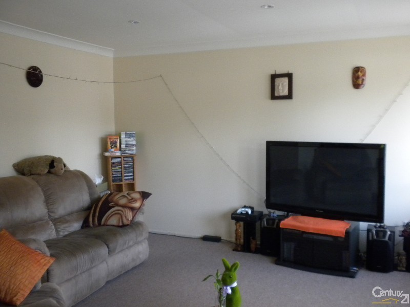 5 Famata Avenue, Blue Haven NSW 2262