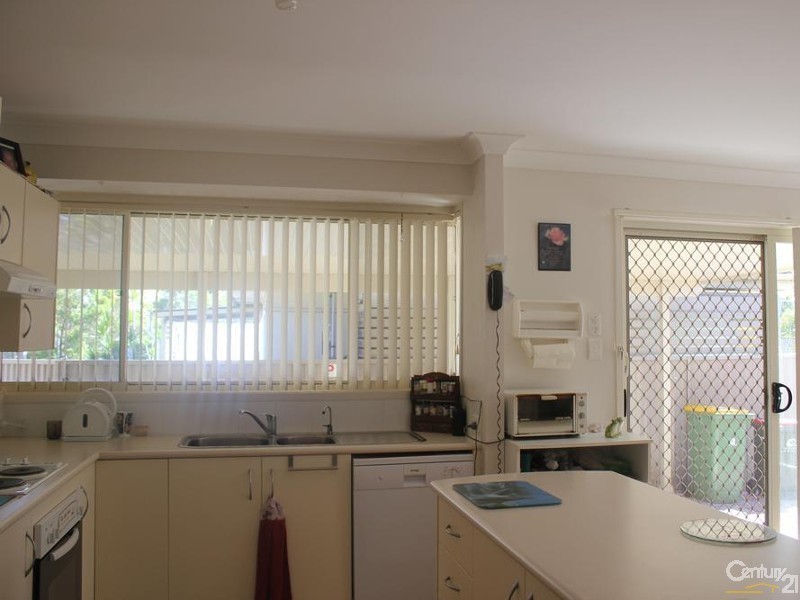 143 Pacific Highway, Charmhaven NSW 2263