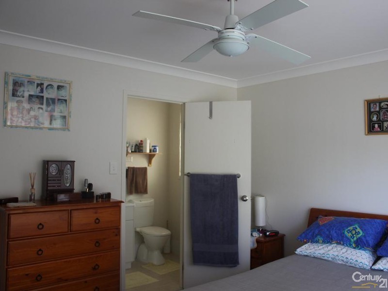 143 Pacific Highway, Charmhaven NSW 2263