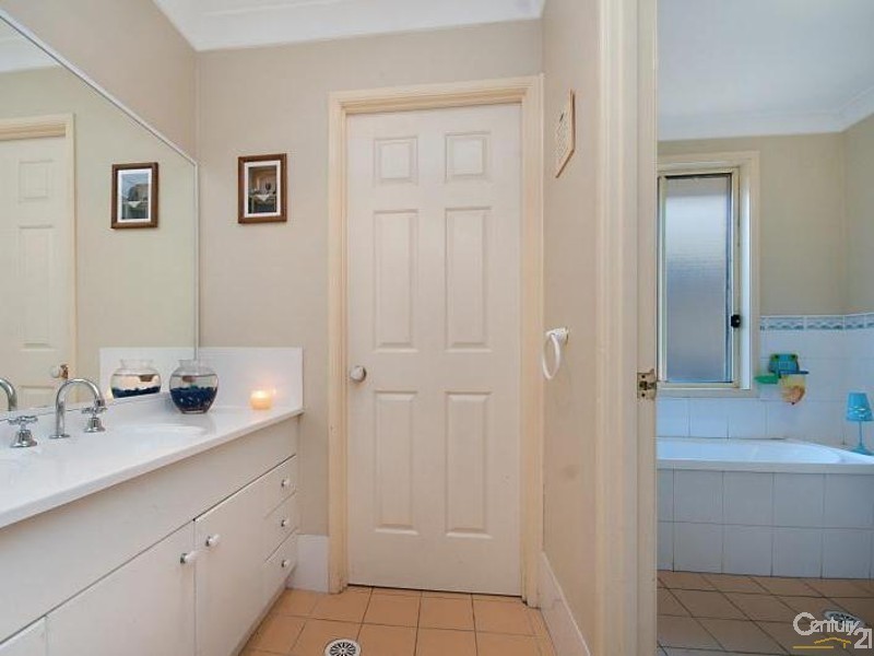 9 Waugh Close, Blue Haven NSW 2262