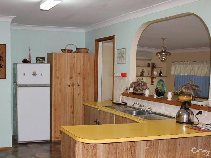 4  Koorana Avenue, Gorokan NSW 2263