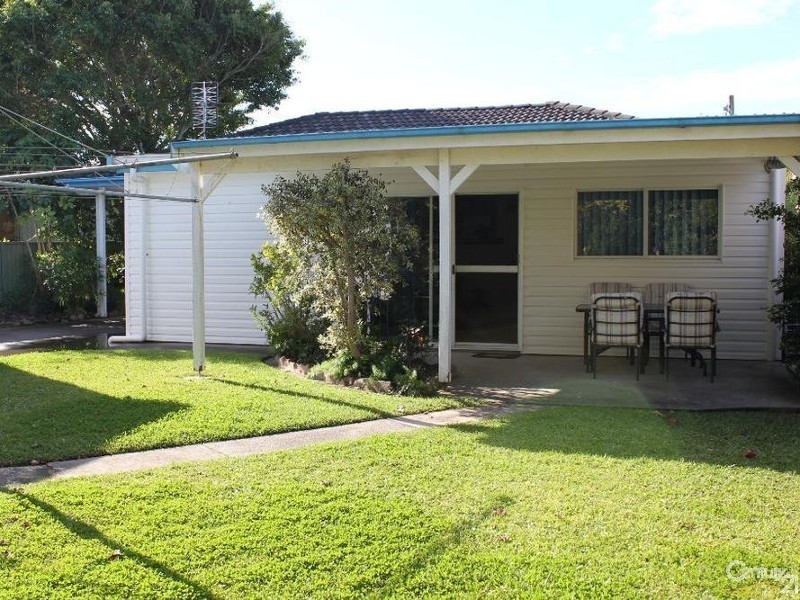 4  Koorana Avenue, Gorokan NSW 2263