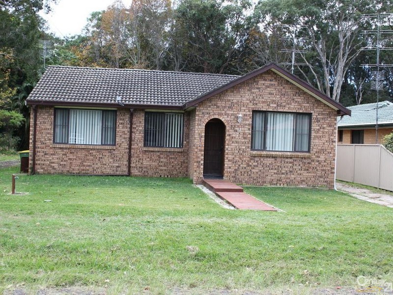 11 Charmhaven Avenue, Charmhaven NSW 2263