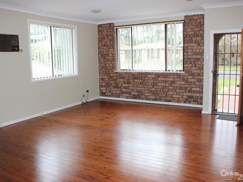 11 Charmhaven Avenue, Charmhaven NSW 2263