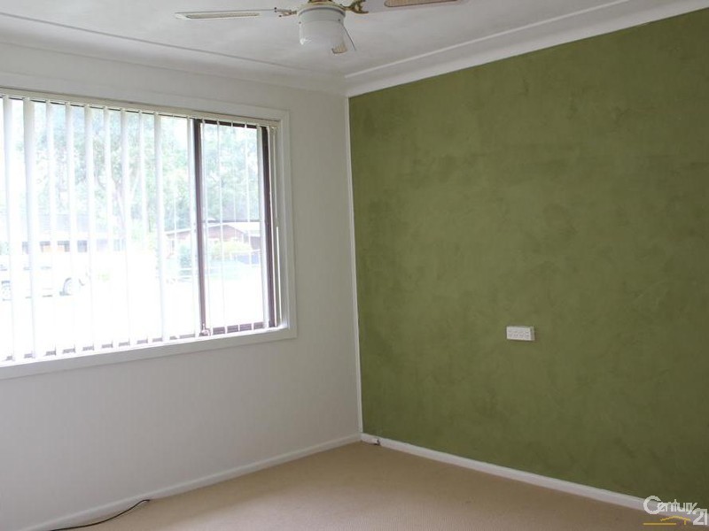 11 Charmhaven Avenue, Charmhaven NSW 2263