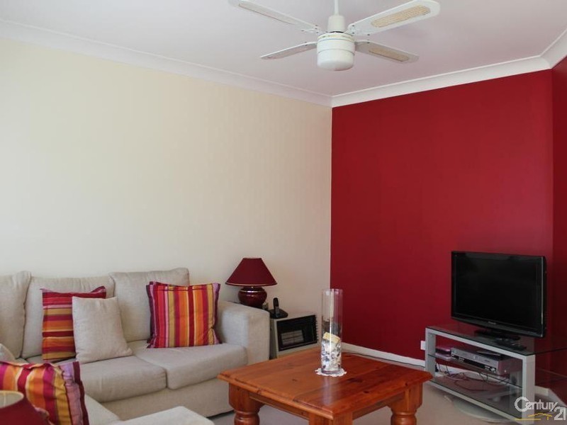 2 Helmar Close, Blue Haven NSW 2262