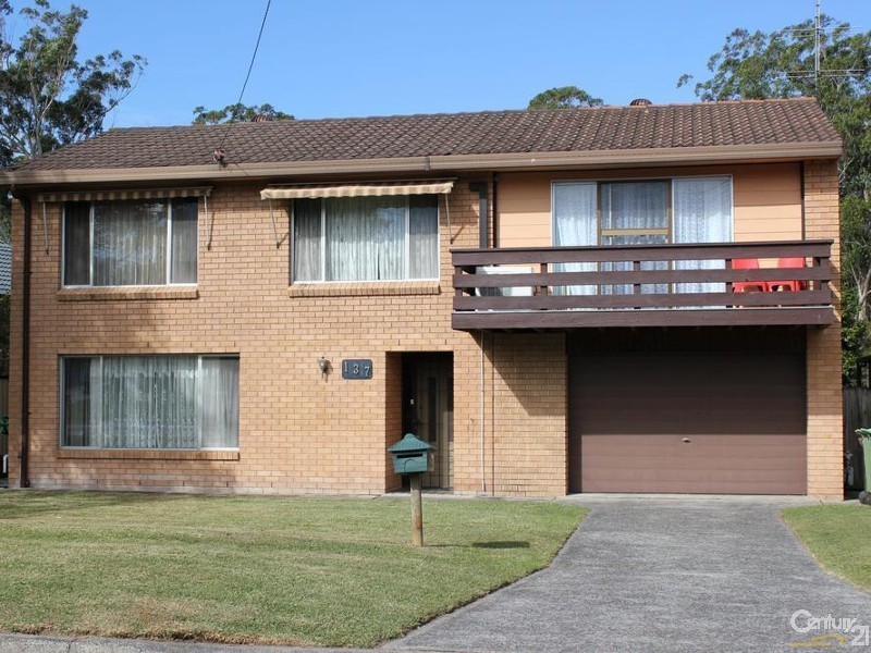 137 Birdwood Drive, Blue Haven NSW 2262