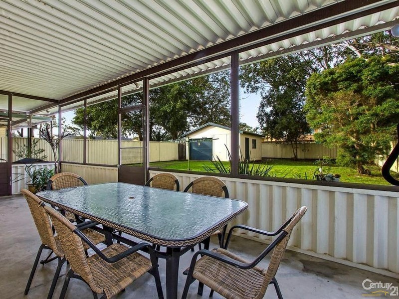 19 Howelston Road, Gorokan NSW 2263