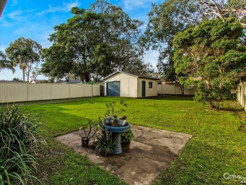 19 Howelston Road, Gorokan NSW 2263