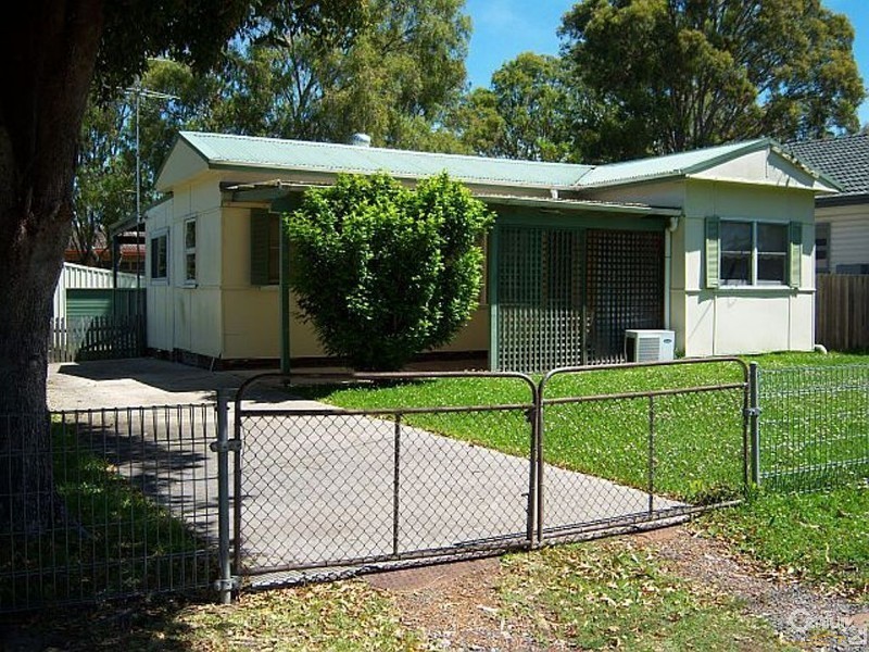 32 Yackerboom Avenue, Buff Point NSW 2262