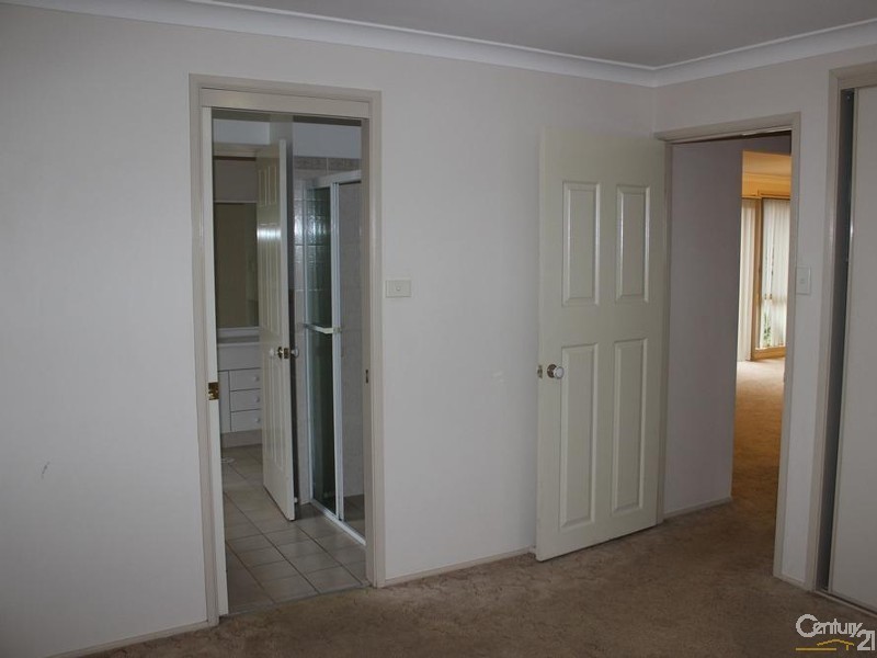 4  Waugh Close, Blue Haven NSW 2262