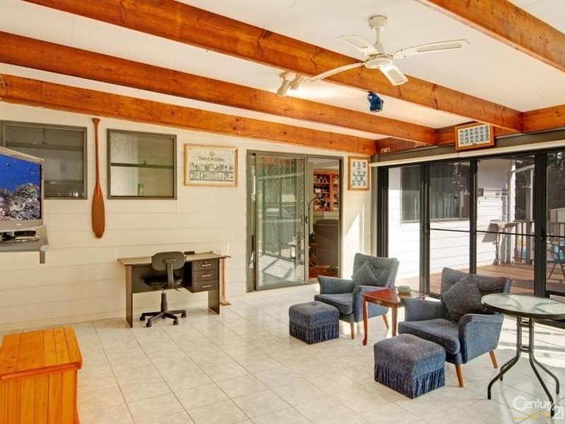 90 Cadonia Road, Tuggerawong NSW 2259