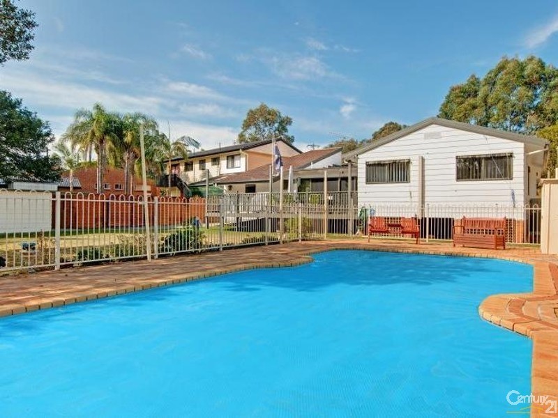 90 Cadonia Road, Tuggerawong NSW 2259