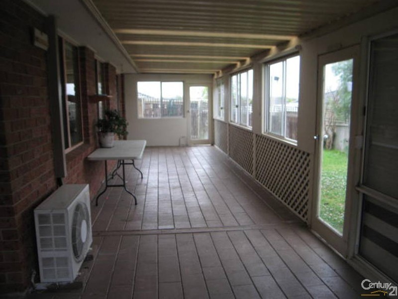 10 Elm Place, Blue Haven NSW 2262