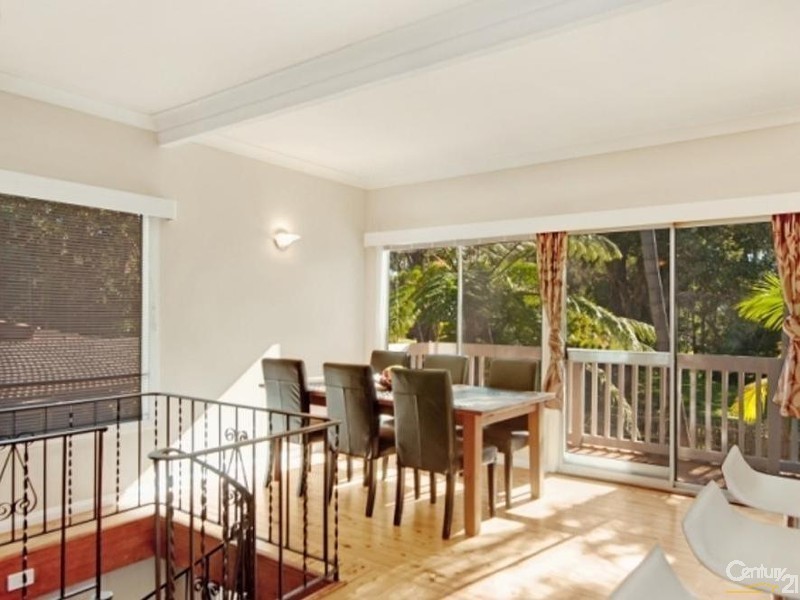 1 Birrabang Avenue, Summerland Point NSW 2259
