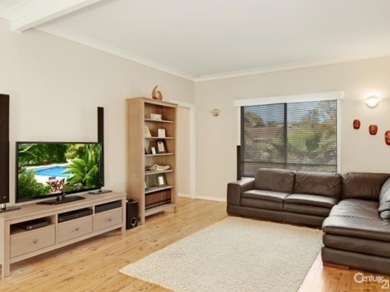 1 Birrabang Avenue, Summerland Point NSW 2259