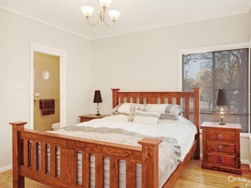 1 Birrabang Avenue, Summerland Point NSW 2259