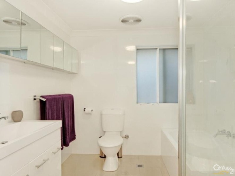 1 Birrabang Avenue, Summerland Point NSW 2259
