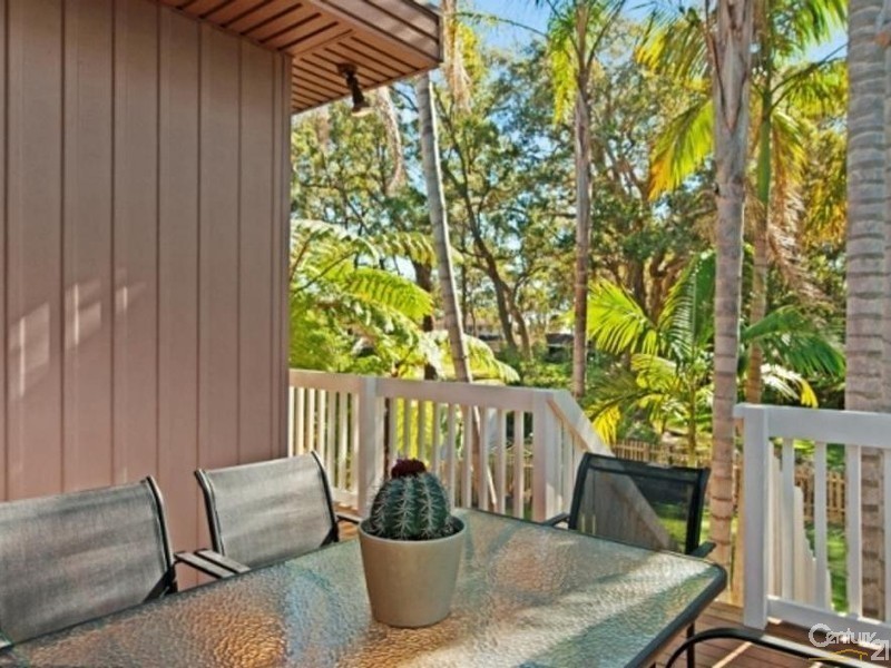 1 Birrabang Avenue, Summerland Point NSW 2259
