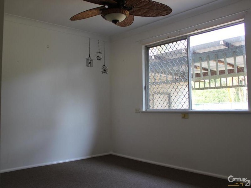 4 Awaba Avenue, Charmhaven NSW 2263